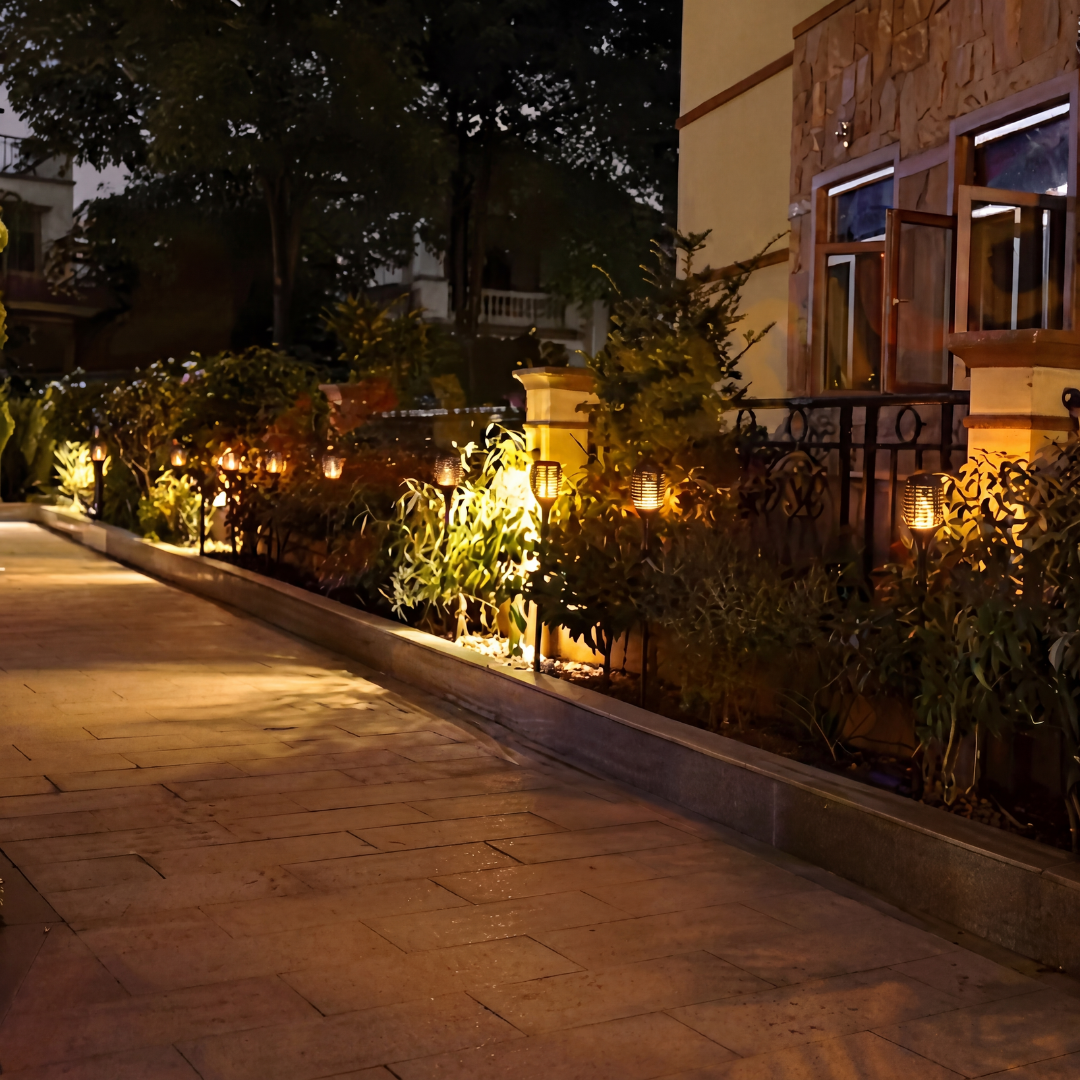 Zonne-energie Tuinfakkel Set – LED Vlammenlichten – 4-8u Licht