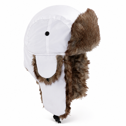 Bontmuts met oorflappen in wit – trapper muts met imitatiebont en kinband, productfoto
