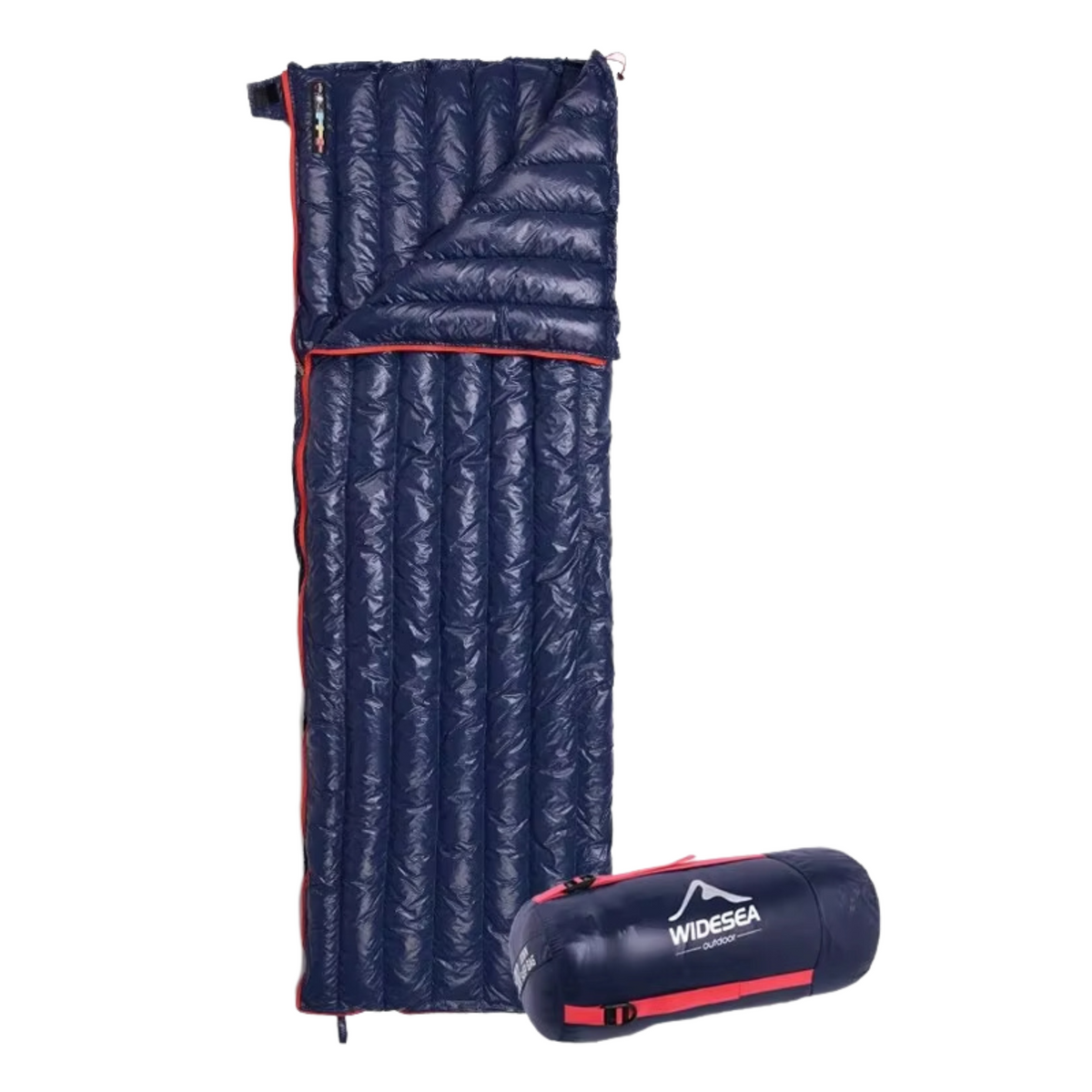 Donzen slaapzak marineblauw met compressiezak op witte achtergrond