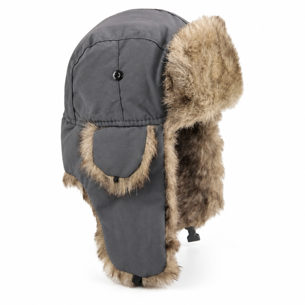 Bontmuts met oorflappen in grijs – trapper muts met imitatiebont en kinband, productfoto