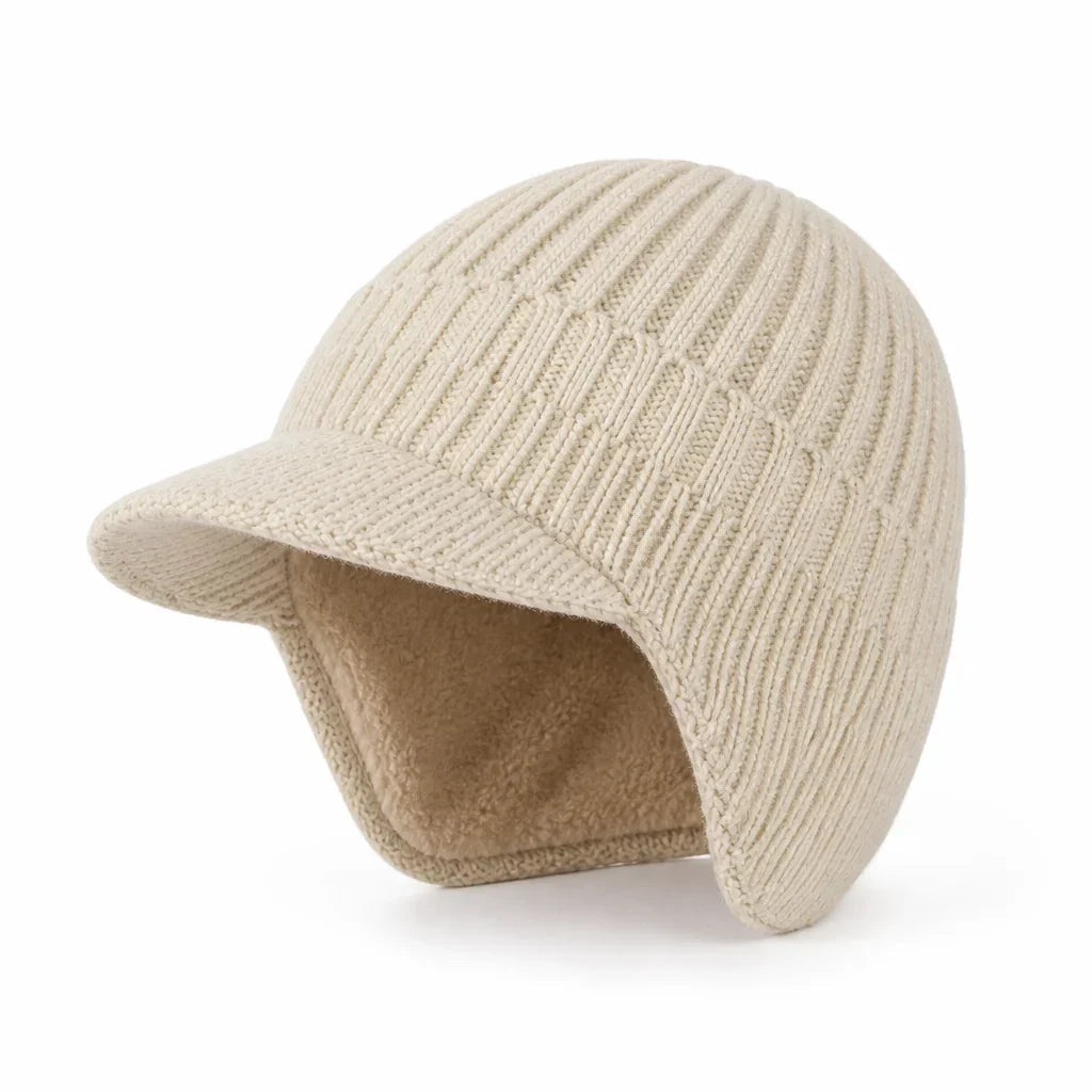 Muts met oorflappen in beige – lichte gebreide muts met bruine fleecevoering
