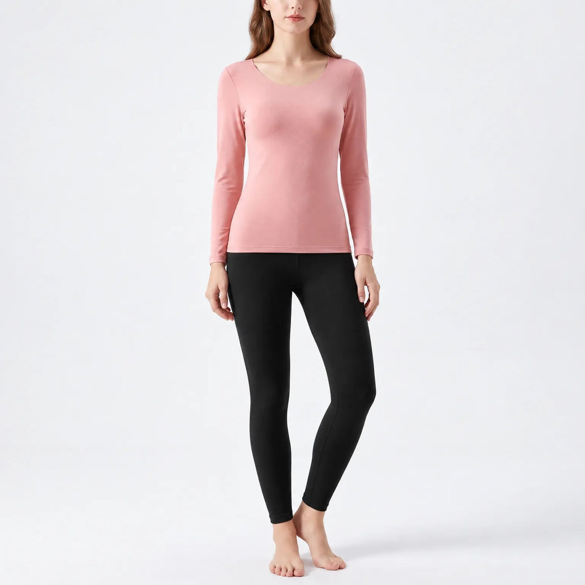 Thermo ondergoed dames Zwart, legging – op model op lichte achtergrond