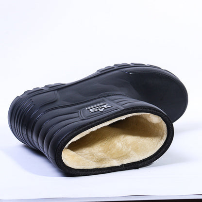 Snowboots heren close-up: dikke lichte pluche voering in de schacht