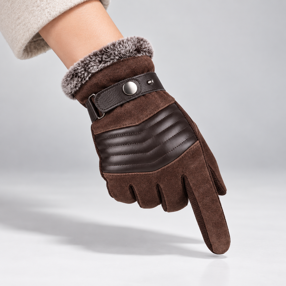 Handschoenen heren in bruin – gevoerde winterhandschoen met bontrand en drukknoopband om de pols