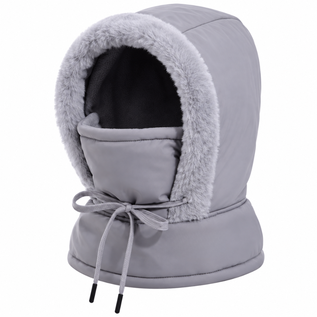 Balaclava winter in lichtgrijs met pluche rand en gezichtsbescherming, koord gestrikt bij de hals – productfoto op wit