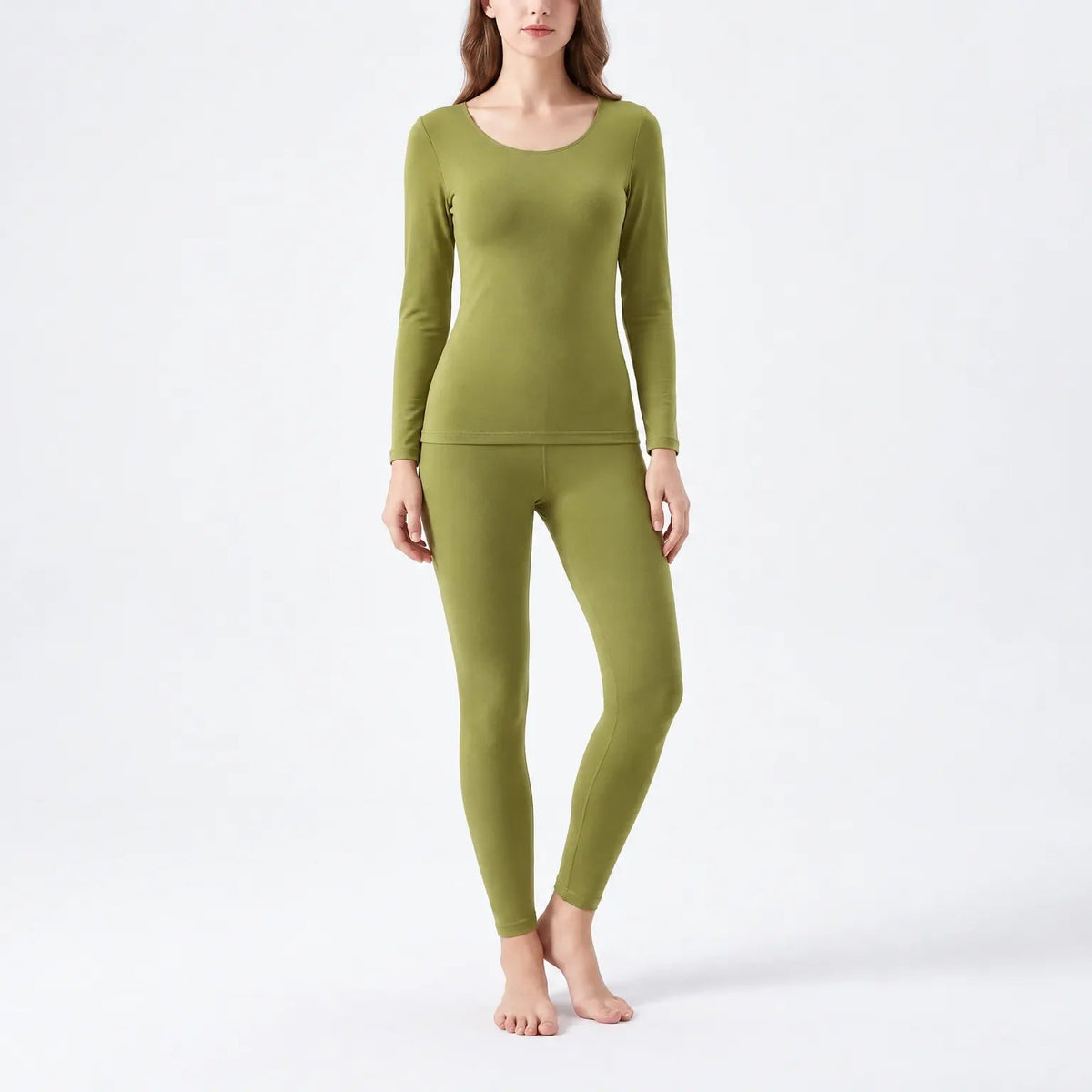 Thermo ondergoed dames Olijfgroen, set – op model op lichte achtergrond