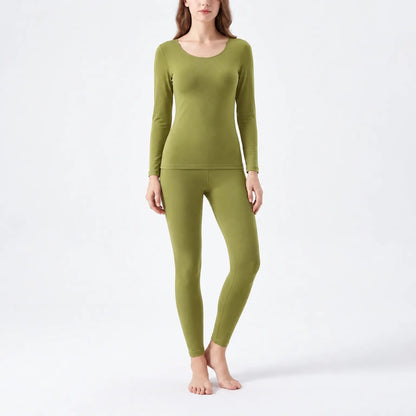 Thermo ondergoed dames Olijfgroen, set – op model op lichte achtergrond