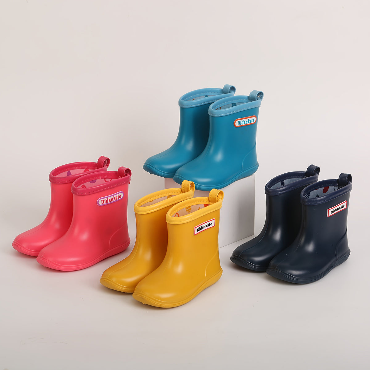 Regenlaarsjes kinderen in Scandinavisch design