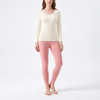 Thermo ondergoed dames Crèmewit, shirt – op model op lichte achtergrond