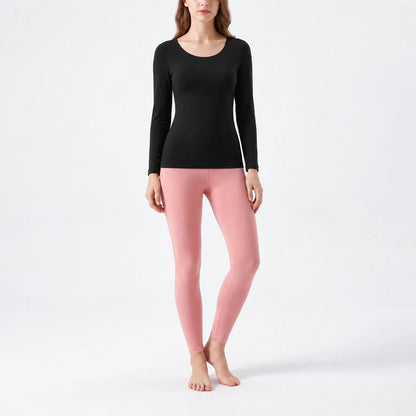 Thermo ondergoed dames Zwart, shirt – op model op lichte achtergrond