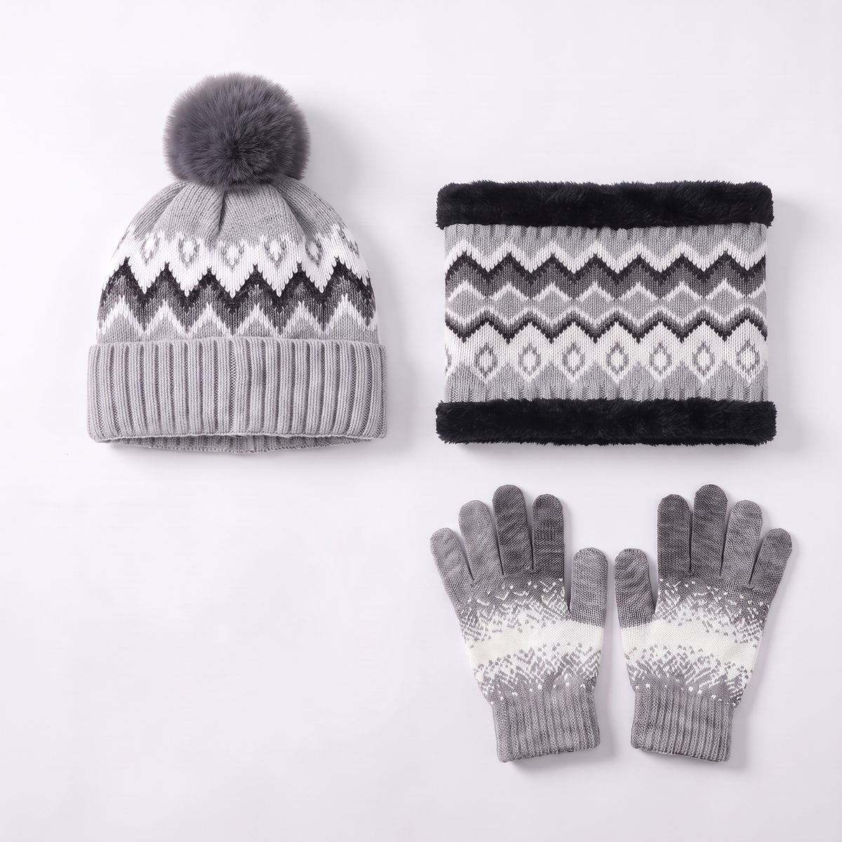 Muts Sjaal Handschoenen Set Dames in Grijs - studiofoto