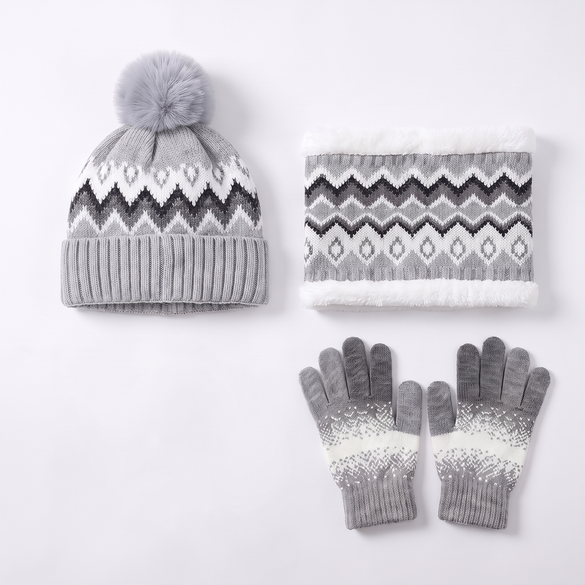 Muts Sjaal Handschoenen Set Dames - studiofoto op wit