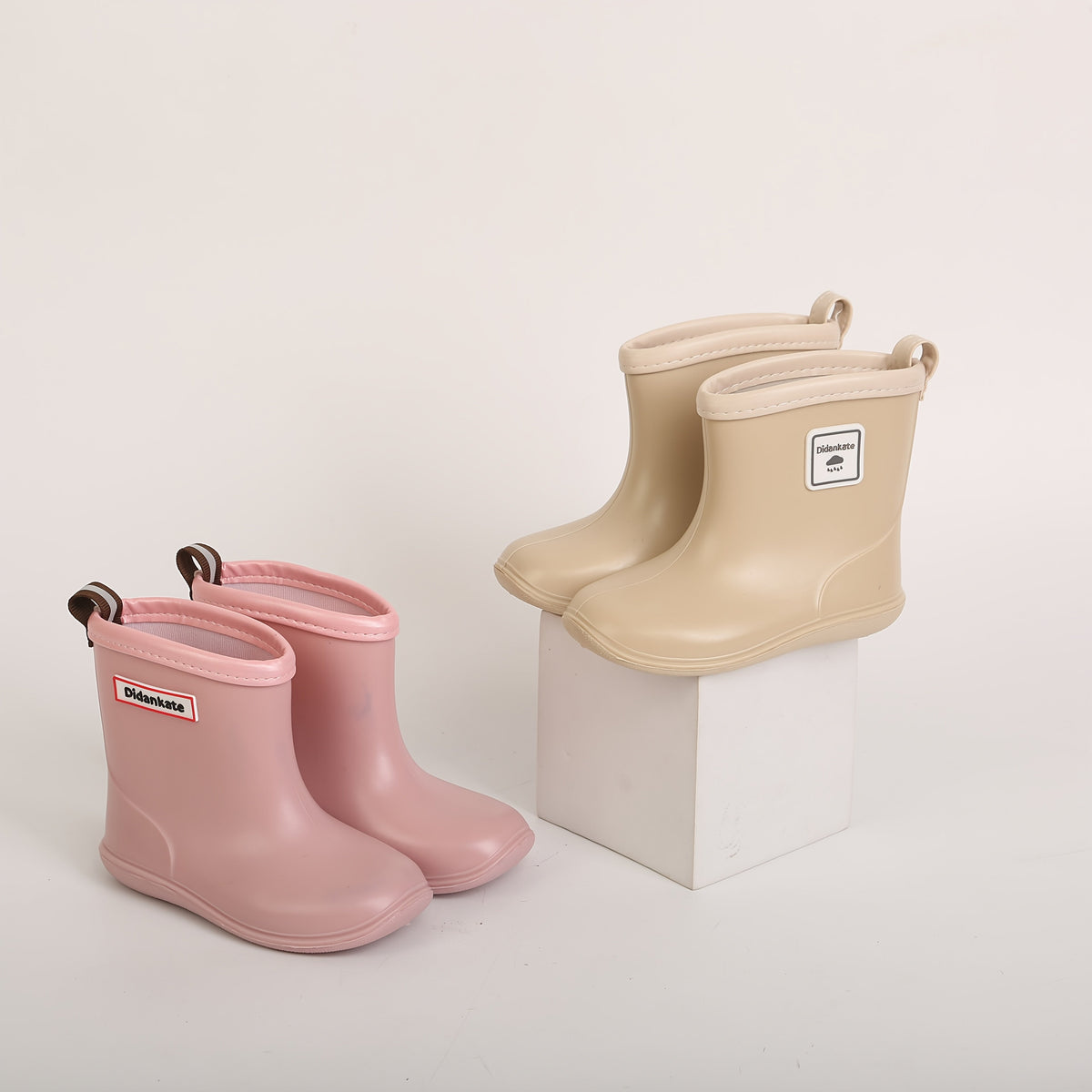 Regenlaarsjes kinderen in Scandinavisch design