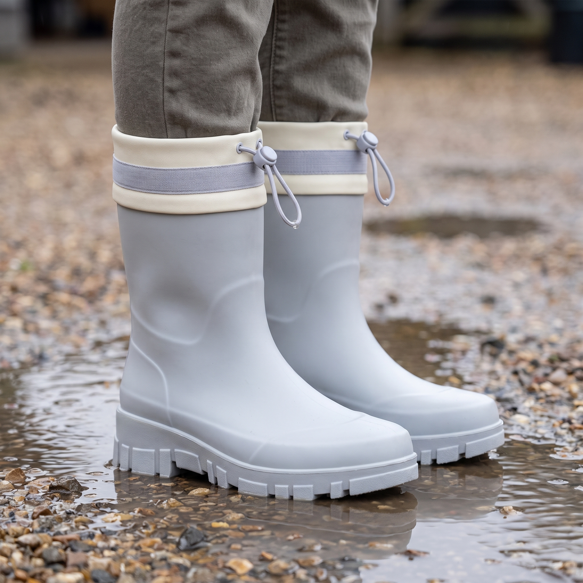 Waterdichte regenlaarzen dames met halfhoge schacht en plateauzool
