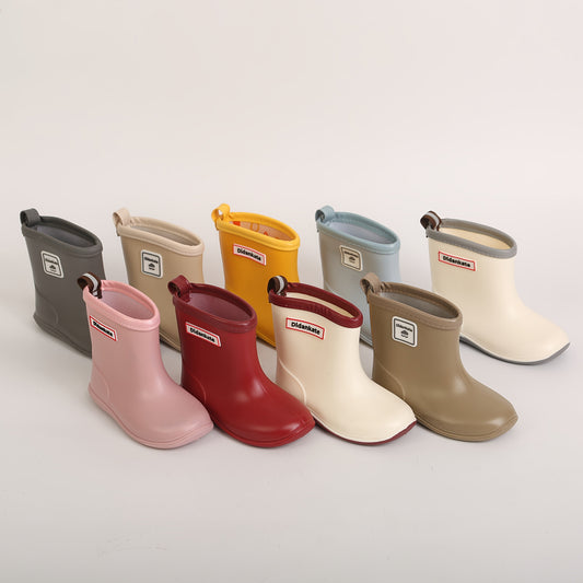 Regenlaarsjes kinderen in Scandinavisch design