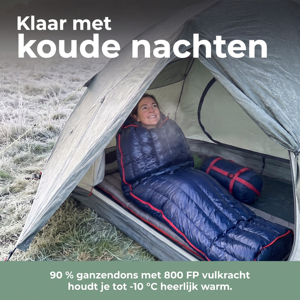Donzen slaapzak met 90 % ganzendons in de tent op een berijpte wei