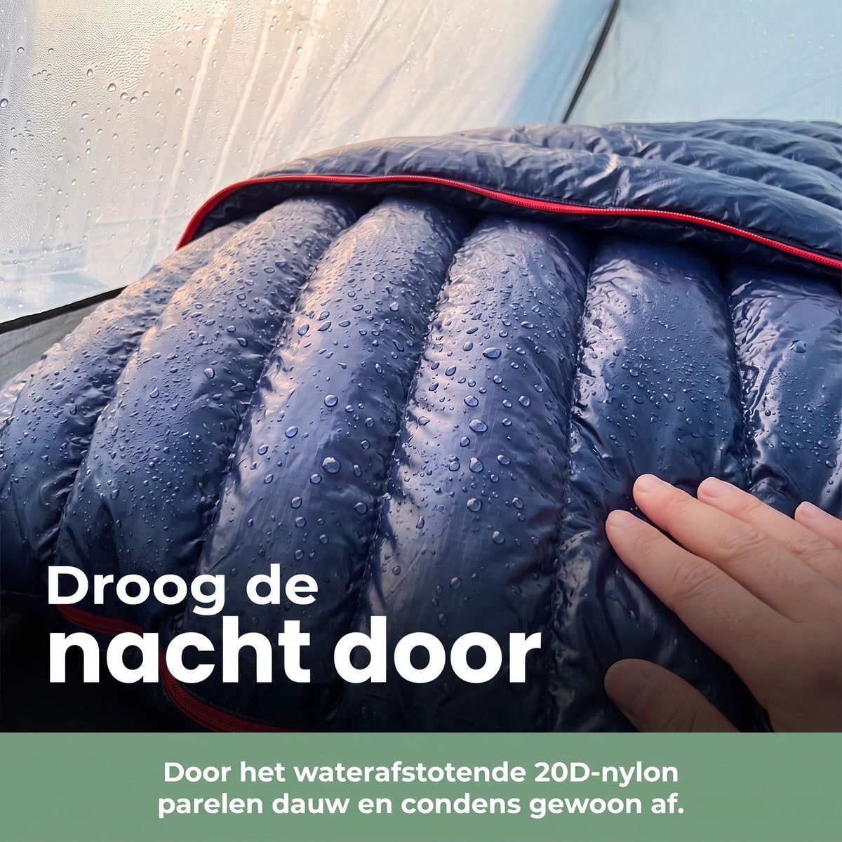 Waterafstotend 20D-nylon van de donzen slaapzak met dauwdruppels in de tent